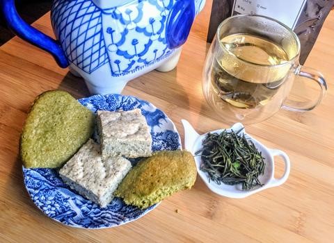 matcha cookies and different grades of matcha