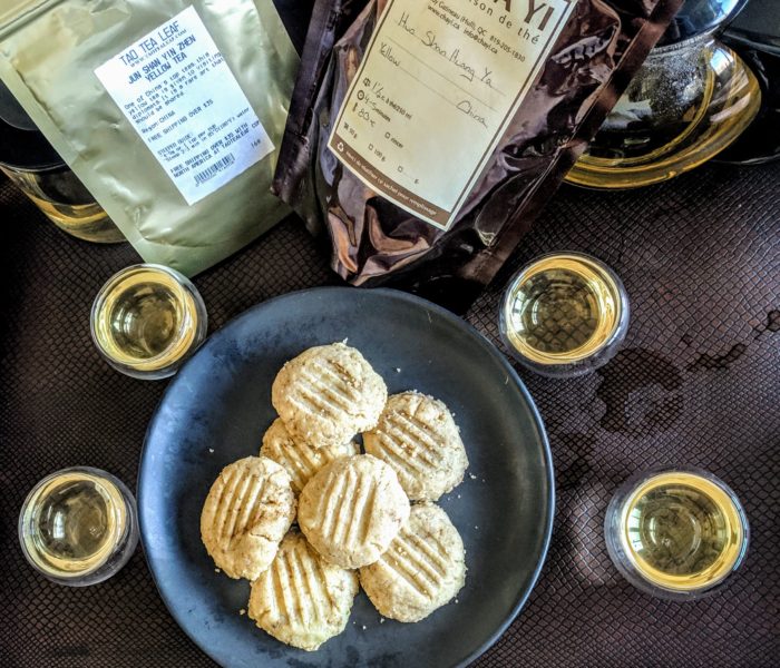 chai shortbread and yellow tea