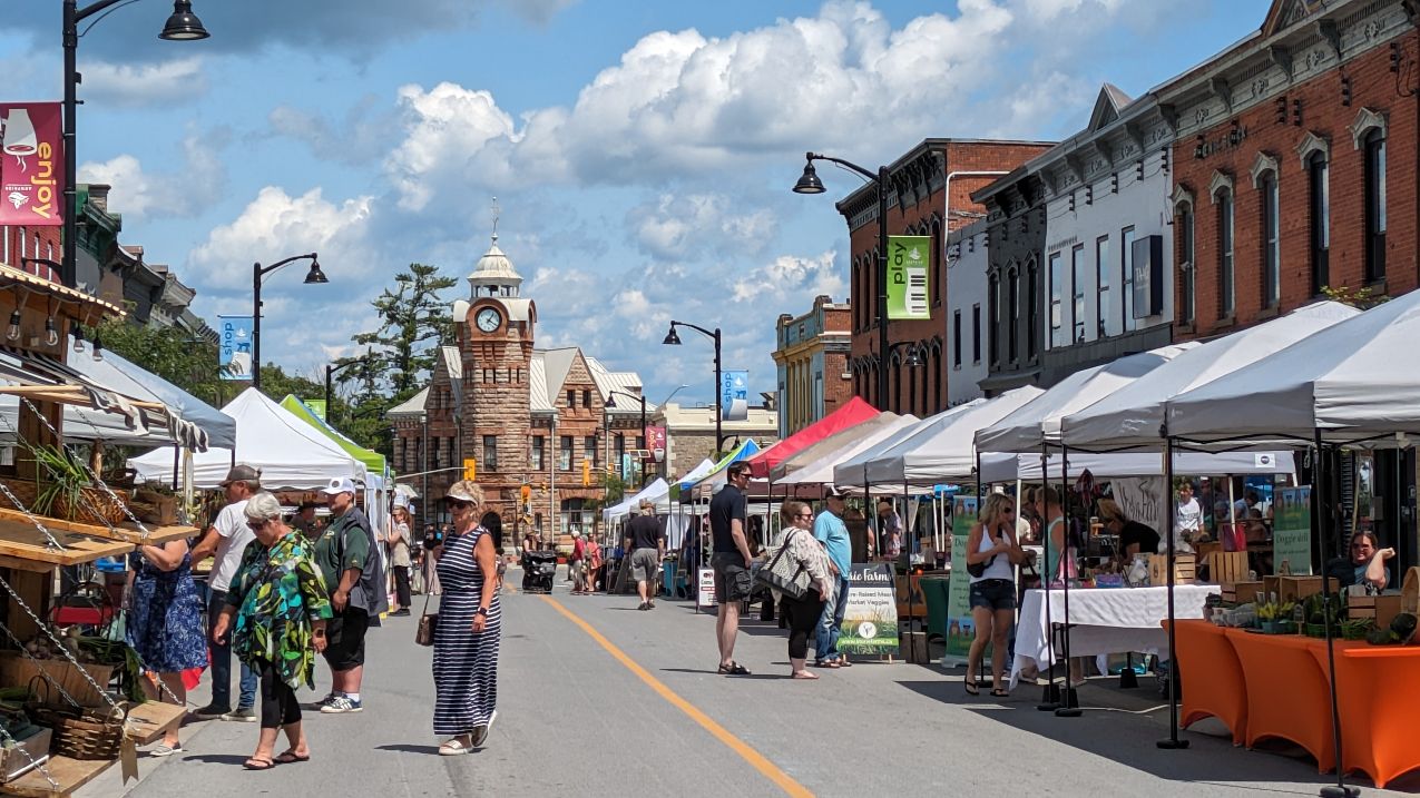 Picture of the Anrprior, ON farmers market and the clock tower